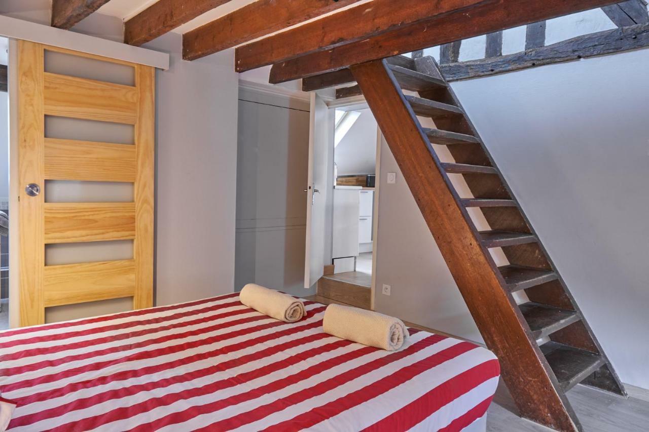 Le Saint Pierre, Atypique Au Coeur Du Centre Ville Apartamento Caen Exterior foto